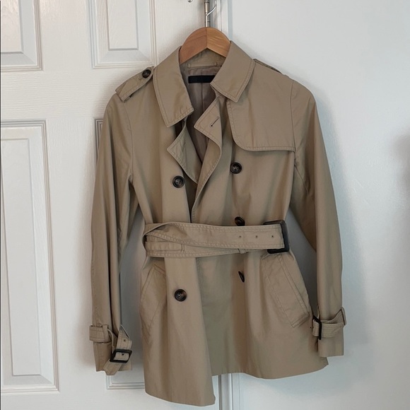 uniqlo short trench coat